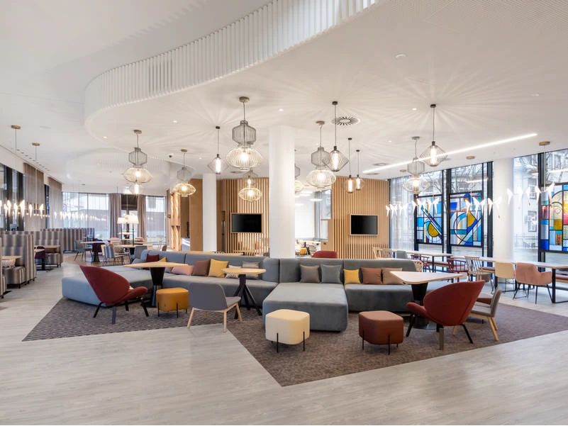 Hotel Hampton by Hilton - Lobby