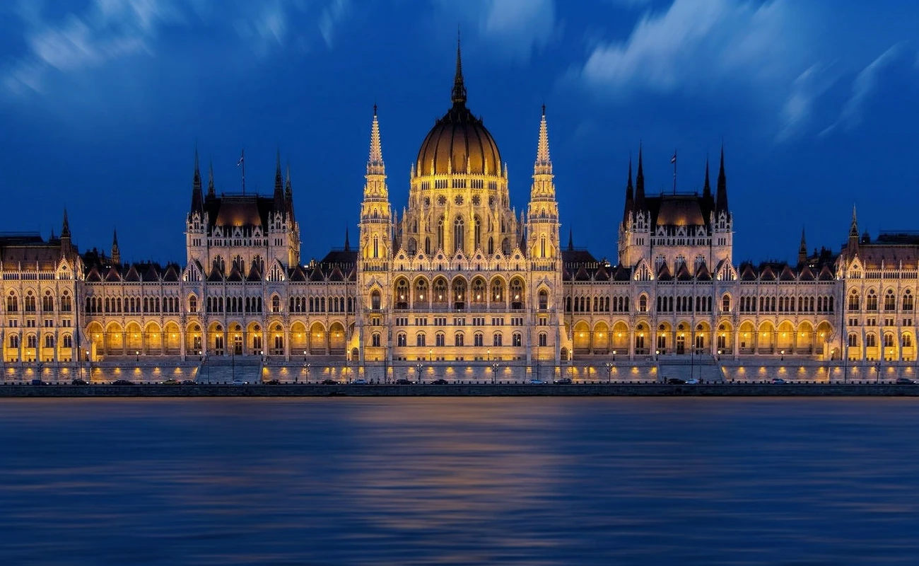 Parlament bei Nacht